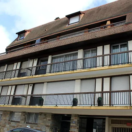 Lägenhet Les Cigognes By Interhome Deauville
